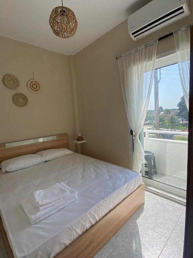 Appartement Sun & Sea à Nea Irakleia Extérieur photo